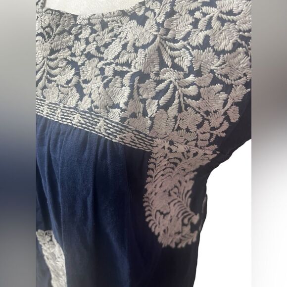 J.Marie small blue and white embroidered short sleeve shirt oversized - Picture 9 of 12